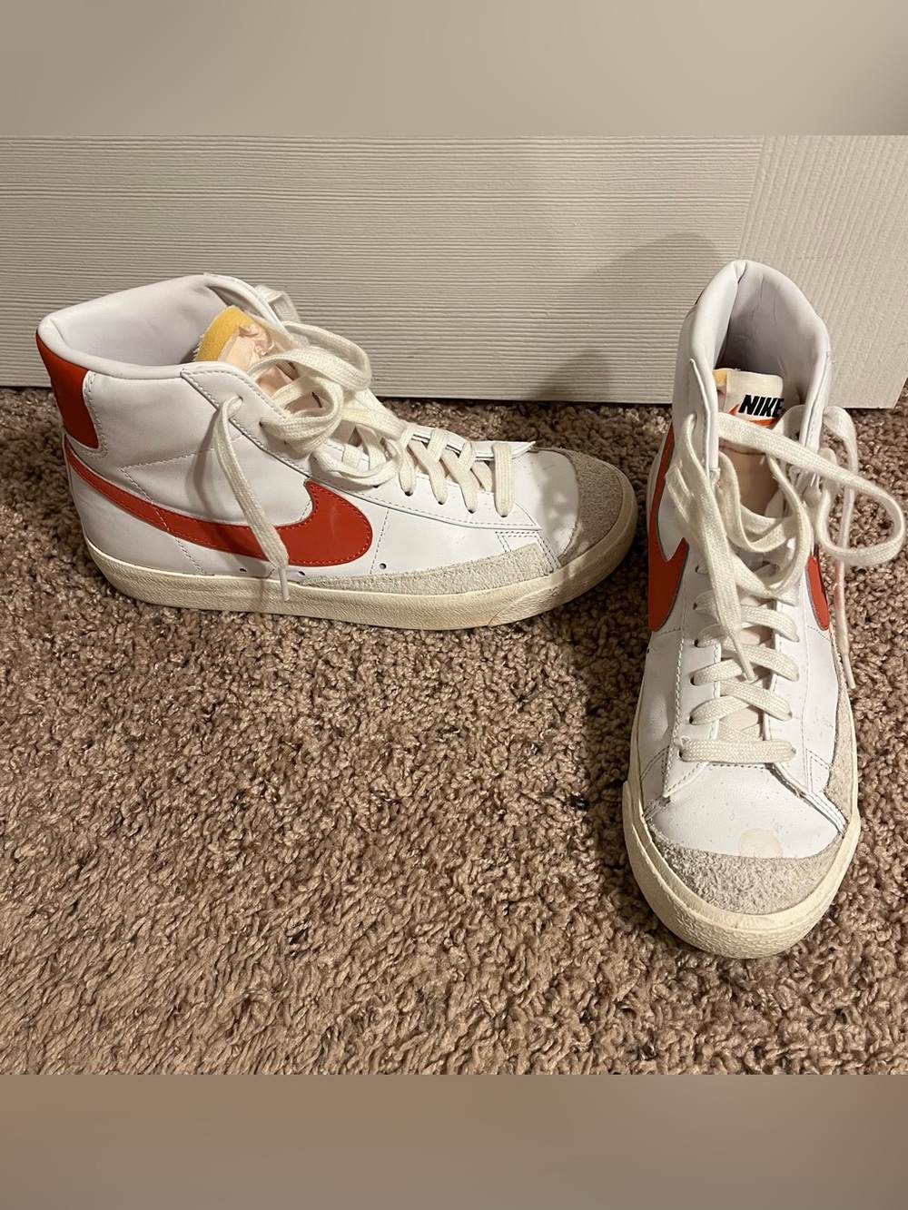 Nike men’s size 7 women’s size 8.5